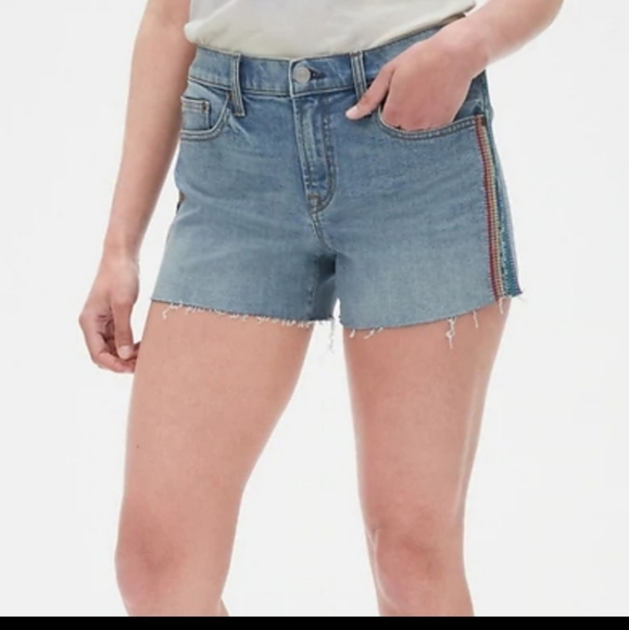 Gap rainbow stitch distressed denim shorts - Picture 2 of 13